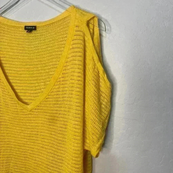 Torrid Yellow Open Shoulder Knit Short Sleeve Top 3 3X 22/24 - Picture 7 of 7